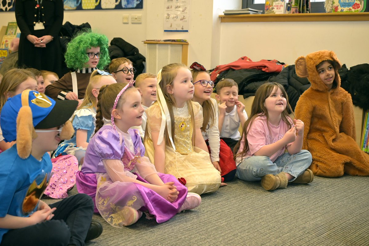 North Lanarkshire Libraries tweet media