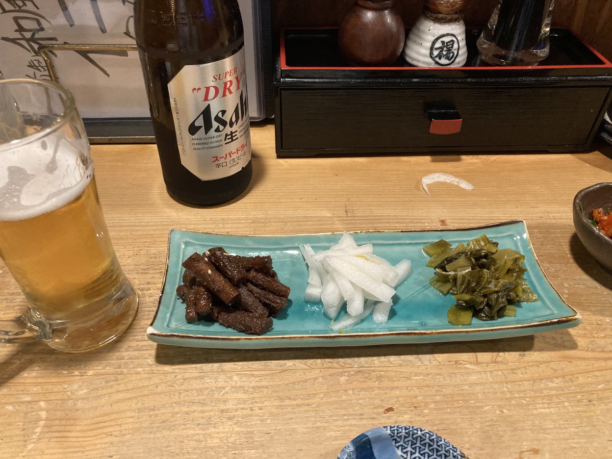 ds_ngn's tweet photo. 漬物三種盛りを頼んでみたらガチなやつが出てきて、日本酒頼もうか迷ってる。 https://t.co/bNTnDJ4ZCY