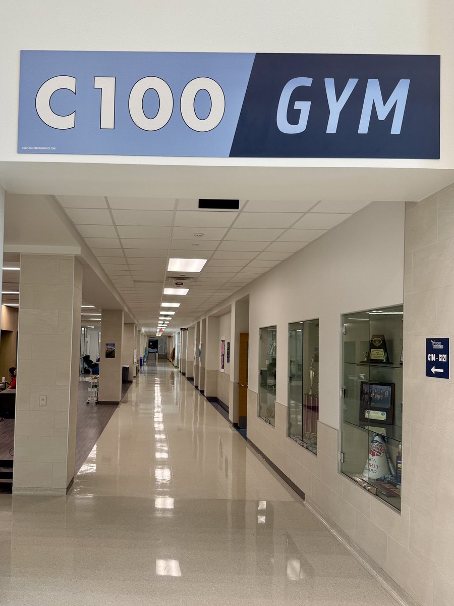 Waterboy_Miles's tweet image. Be bold. Be first. Be curious. Be a Maverick!

@waterboy_tx 

This new wall wrap and signage at @EHSFrisco in @friscoisd helps celebrate student excellence in an updatable way for years to come. 

#WaterboyGraphics #WeBrandBig #WhenCultureMatters #CampusBranding #Branding