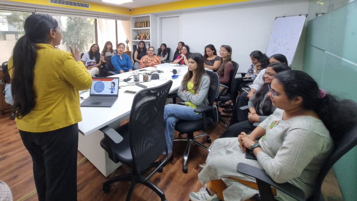 Ethinos's tweet image. Some conversations stay long after the room empties.
At Ethinos, Women’s Day wasn’t just a celebration—it was about reflection, shared journeys, and owning financial power through smarter saving and investing.
Happy Women’s Day! ✨

#agencylife #WorkLifeBalance