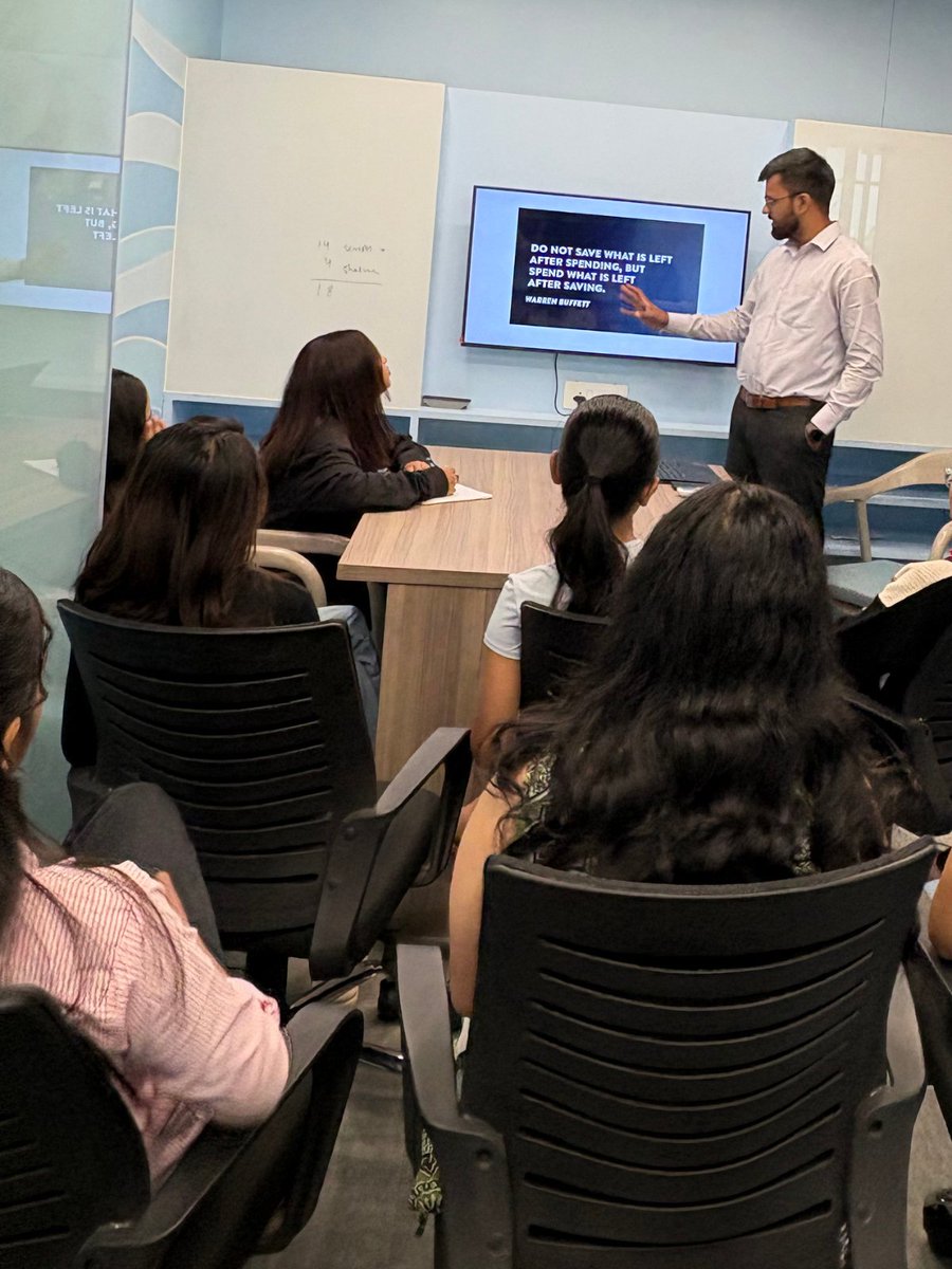 Ethinos's tweet image. Some conversations stay long after the room empties.
At Ethinos, Women’s Day wasn’t just a celebration—it was about reflection, shared journeys, and owning financial power through smarter saving and investing.
Happy Women’s Day! ✨

#agencylife #WorkLifeBalance