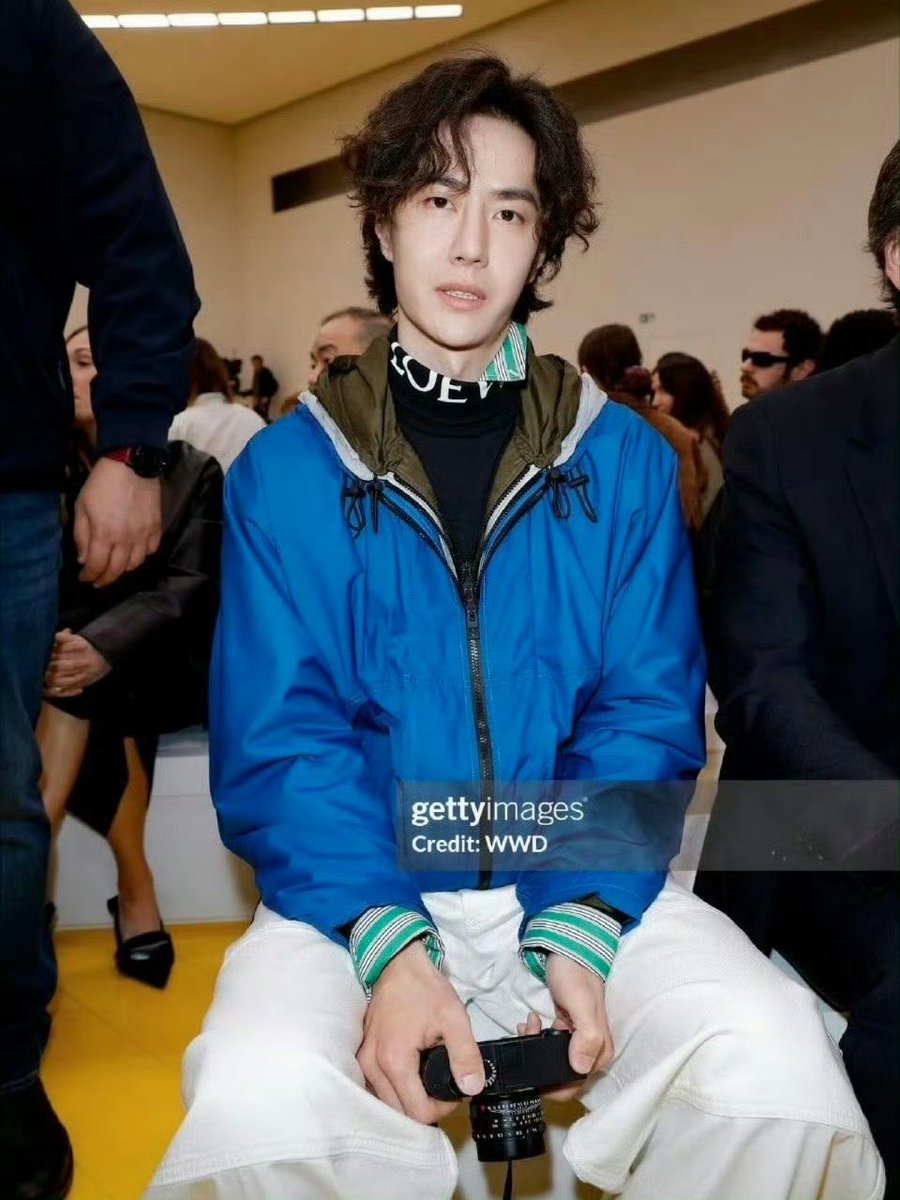 头太大了 肩太溜了