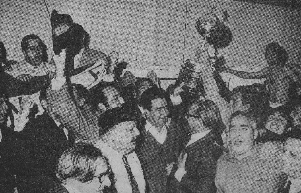CNdeFhistoria's tweet photo. Un 🗓 06/03/1920 nacía un Prócer tricolor, Don Miguel Restuccia

Fue presidente del Decano 12 años consecutivos entre 1968 y 1979

Como líder de la institución, trajo la primera 🏆🌐 Copa del Mundo a @Nacional

El legado de Restuccia en Nacional quedará marcado para siempre https://t.co/fzHVhHF9hS