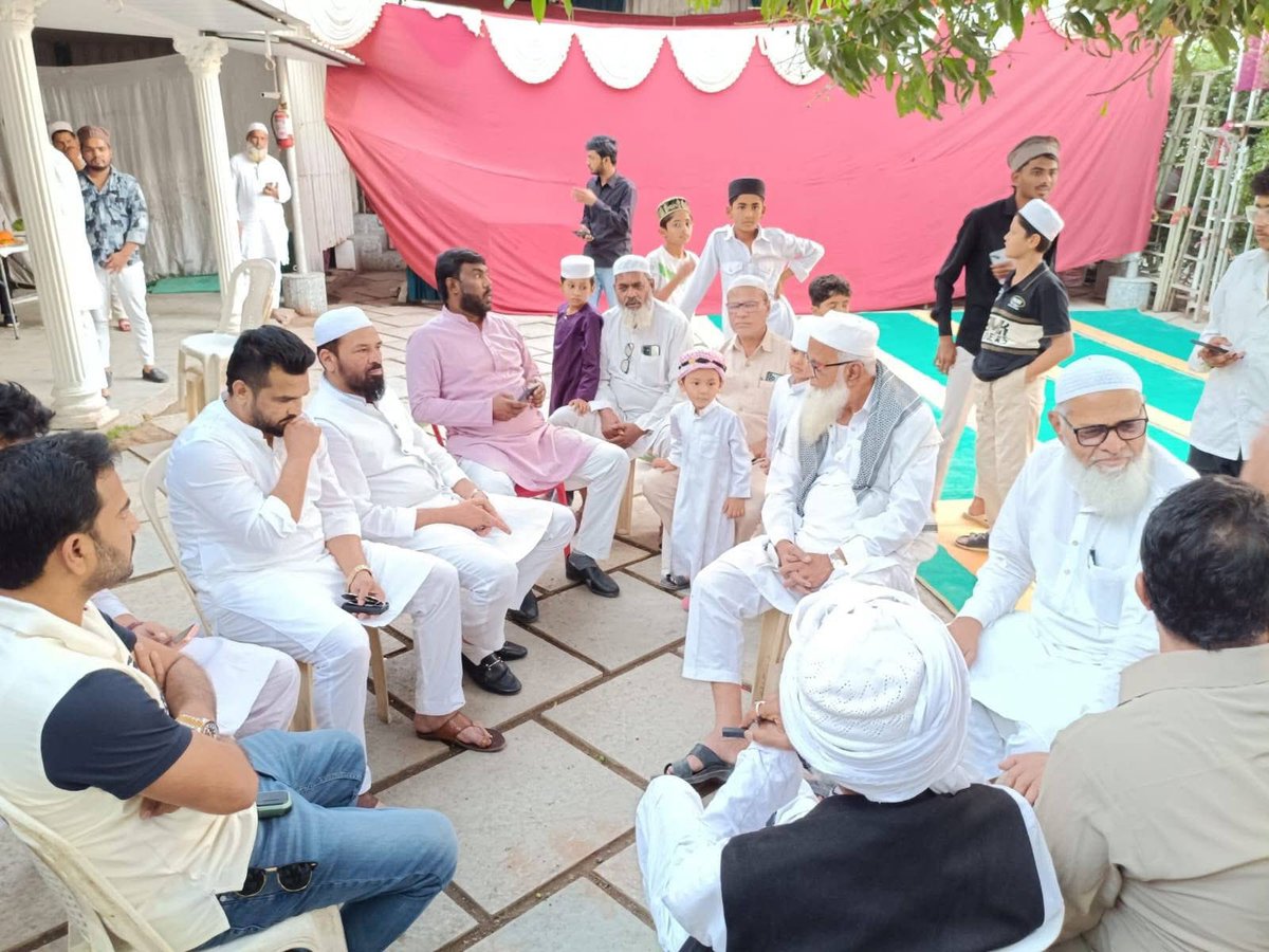 sameer_sajid_'s tweet photo. Attended Iftar party organised by Gut Neta Haji Sher Khan sahab https://t.co/CPf6hlp67K