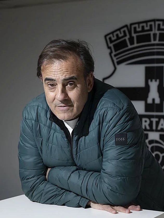 Salva_Casti's tweet photo. 🔏 Ahora sí, el Efesé CIERRA su última ficha libre.

Mejora CLARA y NOTABLE de la plantilla en un contexto de auténtica economía de guerra. Javi Hernández, trabajazo.

✅ BENITO RAMÍREZ
✅ Yanis RAHMANI
✅ JEAN JULES
✅ Eneko EBRO
✅ Willy CHATILIEZ
✅ ARIDANE 🆕

#FCC⚫️⚪️ https://t.co/In6TzCswSD