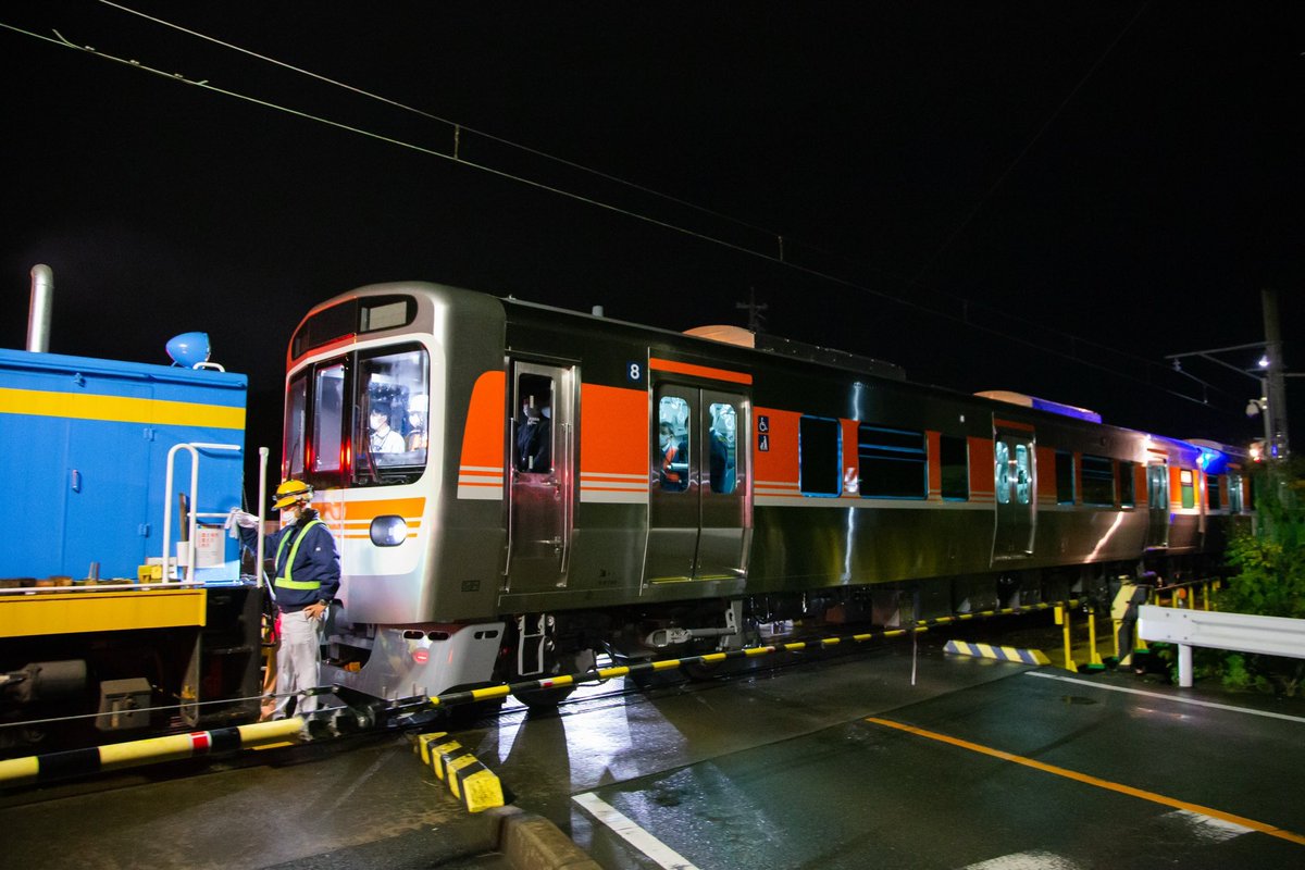 miyaura_3500's tweet photo. #315系デビュー4周年

C1編成の日車出場シーン。
窓を塞がれた状態でのお目見えが懐かしい。
今ではすっかり東海の顔になりましたね。 https://t.co/eZr86HLUW4