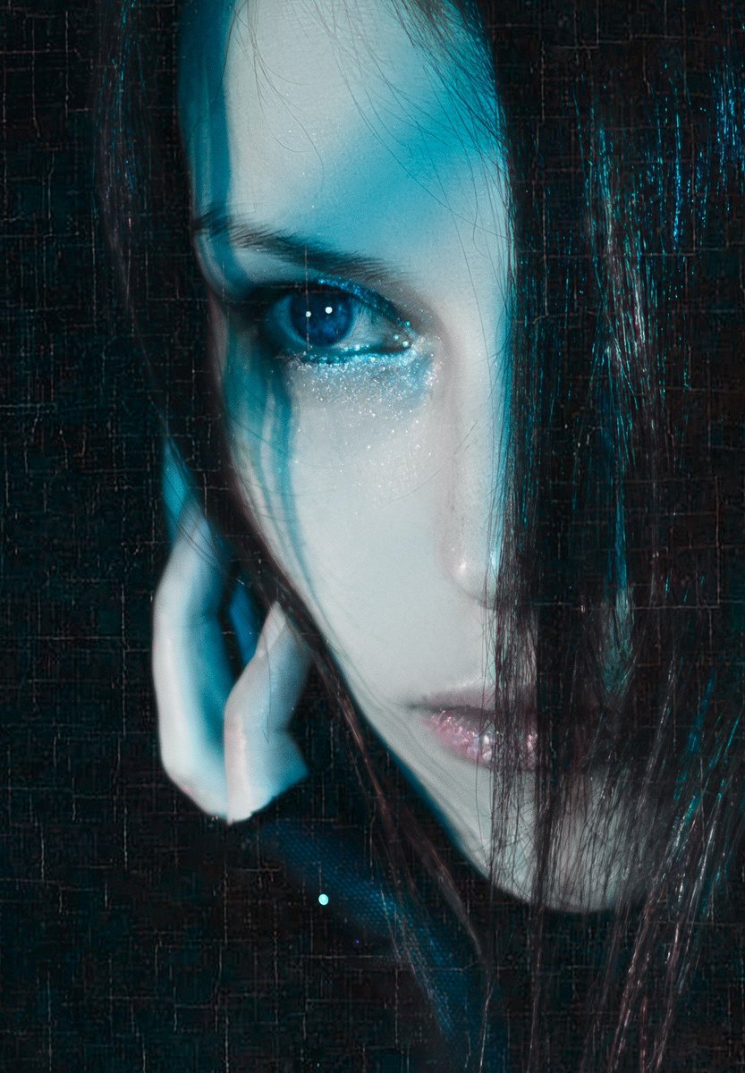 NatalieIna's tweet photo. Oculus Obscuria in Profundis
— The Dark Eye of the Depths.

Self-Portrait. https://t.co/NIRh54AkXM