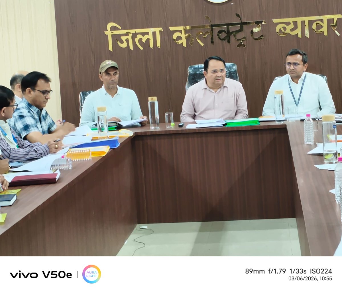 BeawarDCDM's tweet photo. जिला स्तरीय परामर्श एवं समीक्षा समिति (DLCC) की बैठक में वित्तीय वर्ष 2026–27 के लिए ₹4978 करोड़ की वार्षिक साख योजना को मंजूरी।जिला कलक्टर कमल राम मीना ने बैंकर्स को सरकारी योजनाओं के लक्ष्यों को शीघ्र निस्तारण सुनिश्चित करने के निर्देश दिए।#Beawar 
@DIPRRajasthan @RajCMO https://t.co/rTINnOiE0r