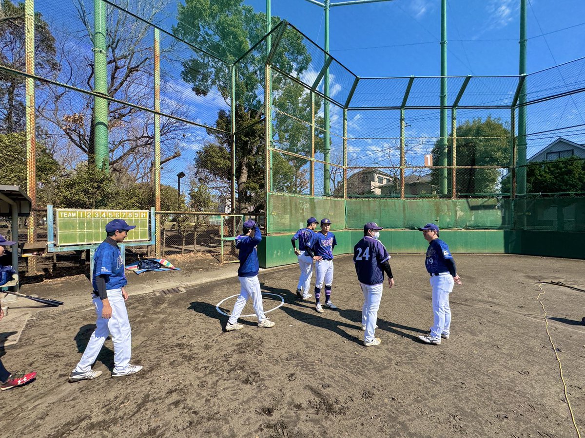 BB_FANGS's tweet photo. 🔥Game Day🔥
🗓️2/28 11:00
🆚JOEUX様 ◯11-0
🏟篠崎公園
【P】廣部ー山田、小山
【二】山田、板垣、小山

3回に廣部の犠飛で先制。4回には折笠のスクイズや、板垣の適時二塁打などで4点を追加し主導権を握る。投げては廣部が圧巻の投球で相手打線をシャットアウト。二桁得点の快勝で今季初勝利！ https://t.co/jvMS15vRU8