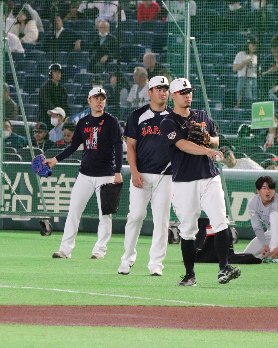 MLBJapan's tweet photo. 初陣へ向けて #侍ジャパン が東京ドームでウォームアップ中🇯🇵
初戦の相手はチャイニーズタイペイです。プレーボールは7時！熱い戦いにご期待ください⚾️
#2026ワールドベースボールクラシック https://t.co/pgIukpENZw