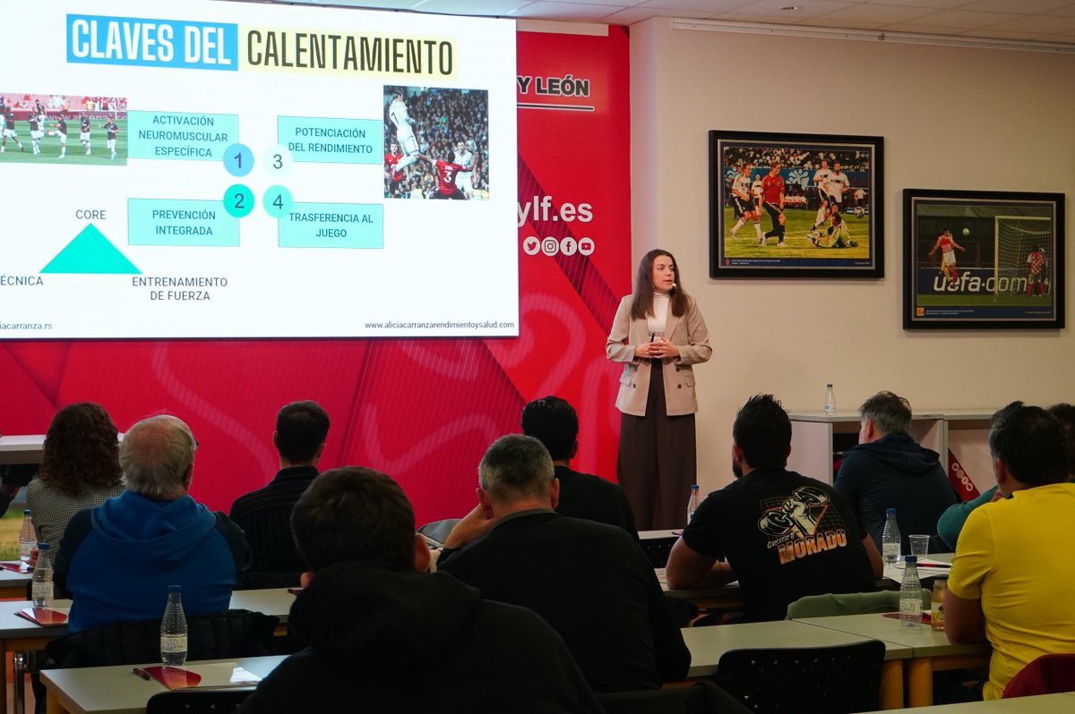 FCyLF's tweet image. La 𝗣𝗿𝗲𝗽𝗮𝗿𝗮𝗰𝗶ó𝗻 𝗳í𝘀𝗶𝗰𝗮 en el 𝒇ú𝒕𝒃𝒐𝒍 𝒇𝒐𝒓𝒎𝒂𝒕𝒊𝒗𝒐 ⚽️

Charla magistral de Daniel Hernández, @Ali_Carranza  y @Saul_PG7  para entrenadores y técnicos #CYL 📚Formación de calidad en @FCyLF ✔️

ℹ️ rfcylf.es/pnfg/NNws_ShwN…