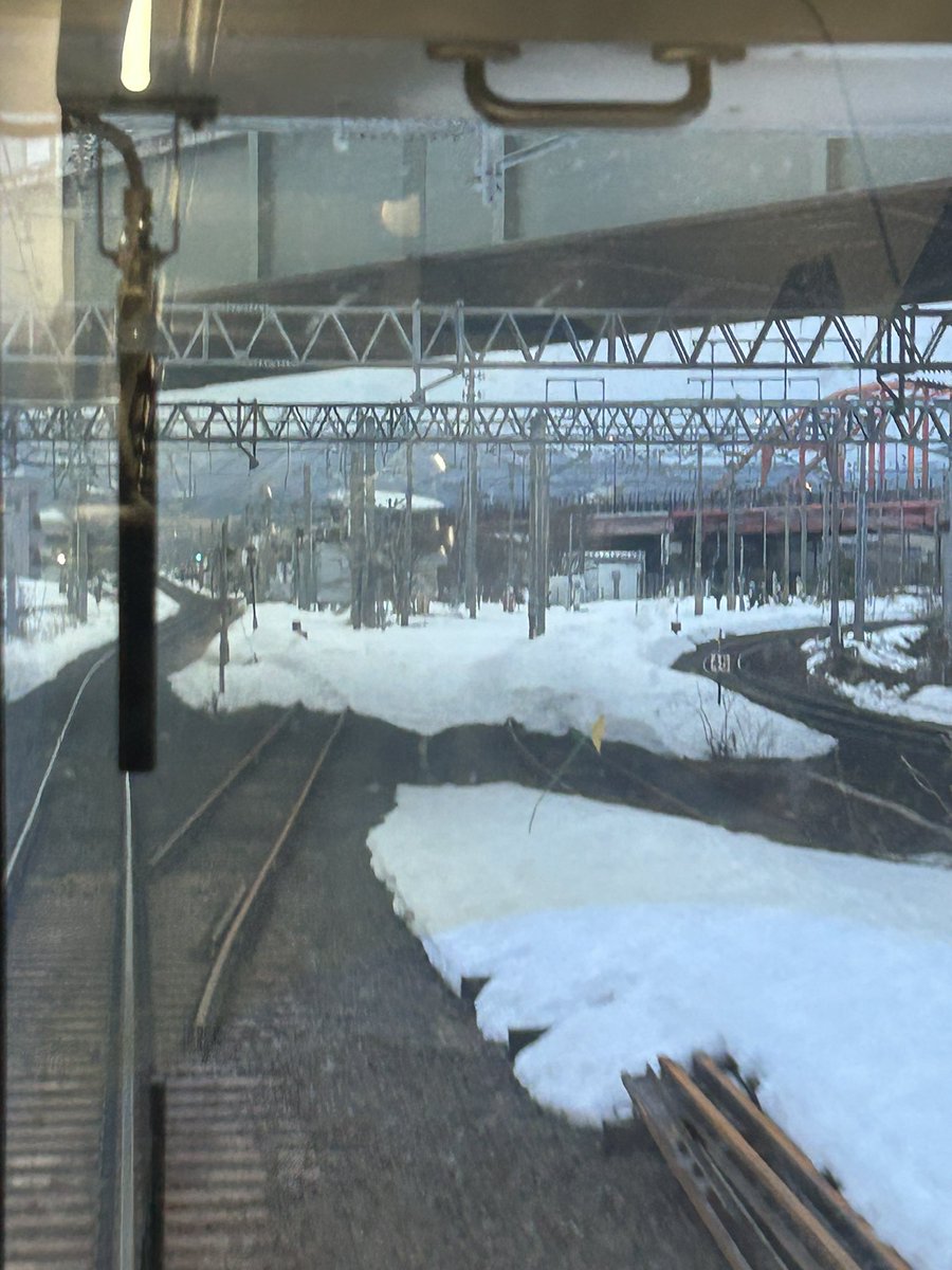 新青森に移動してお土産の購入。スリム化で青森車両センター連絡線が