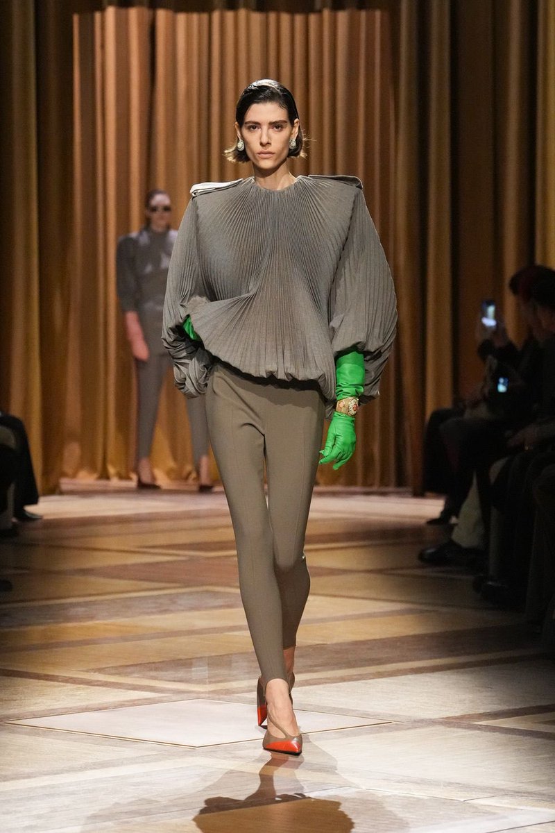 itsbleekerxox's tweet image. Mugler FW26 by Miguel Castro Freitas, codes &amp;amp; staples