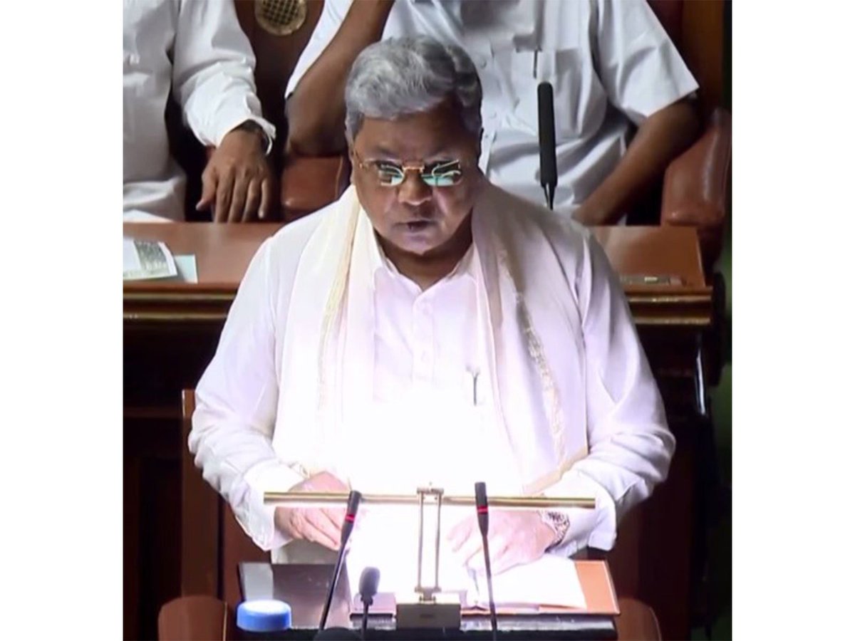 Vigour4bjp's tweet image. Karnataka CM Siddaramaiah announces social media ban for under-16s to prevent adverse effects of mobile usage.
The same step has been taken by AP CM  AP CM Naidu.
Anuj Agnihotri has praised this Step.
#Siddaramaiah #socialmediaban #Karnataka
#AndhraPradesh 
#ChandrababuNaidu
