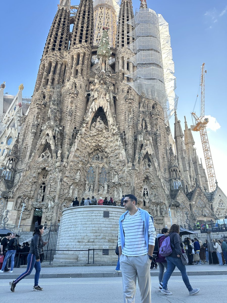 İnşaatı en kısa sürede bitirmek için çalışmalara başladık. Allahın izniyle 10 gün sonra ispanyol vatandaşlarımızı feraha kavuşturacağız 🇪🇸 #SpainwithTurkey