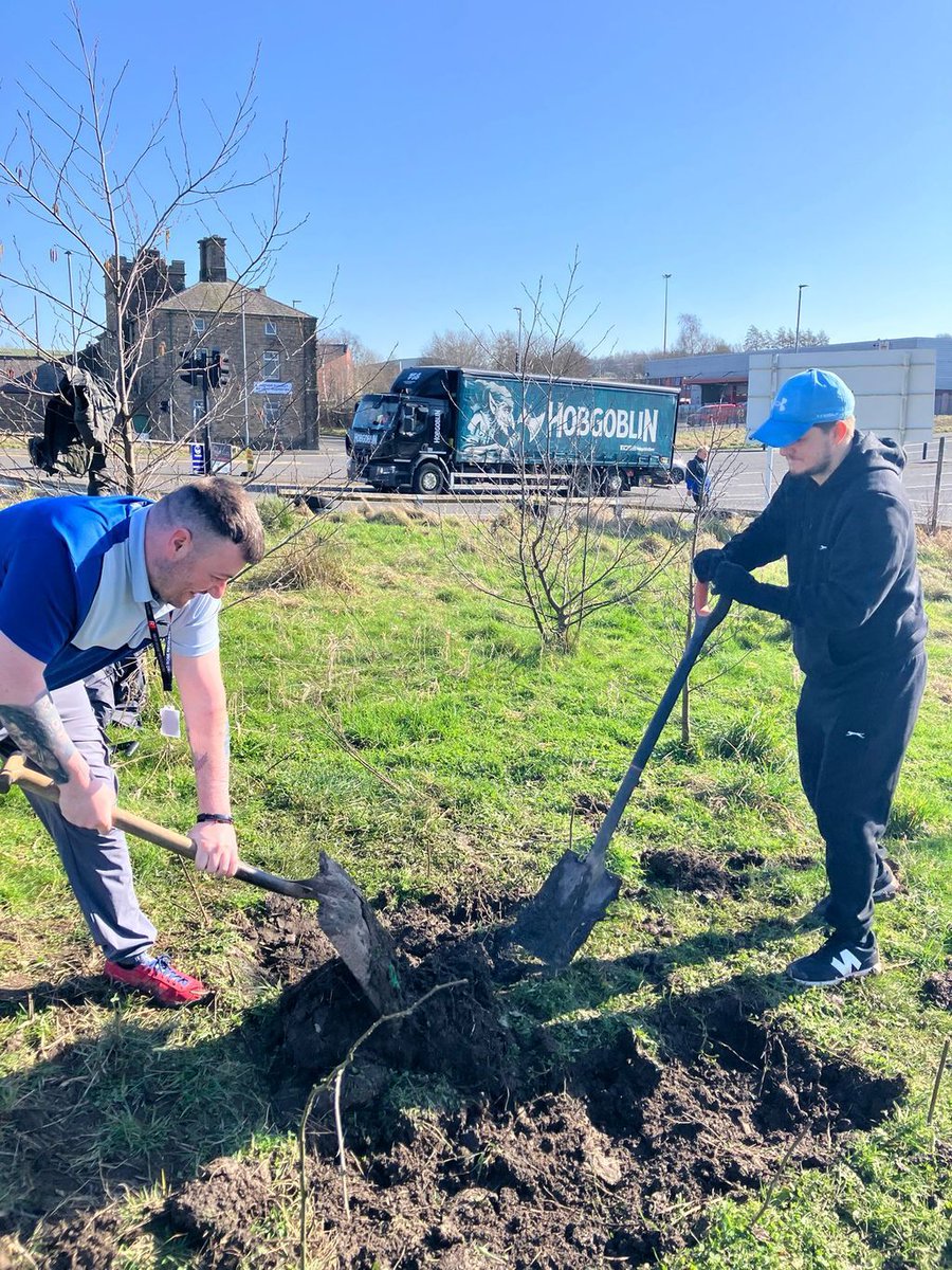 RRR_LUF's tweet image. Guerrilla Gardens 🌼🌿

Spring is on it's way and the Guerrilla Gardens project is up and running! Lots of prep work and tidying up being done...paving the way for planting and new beds. Exciting times ahead!

 #RootsCommunity #RedRoseRecovery