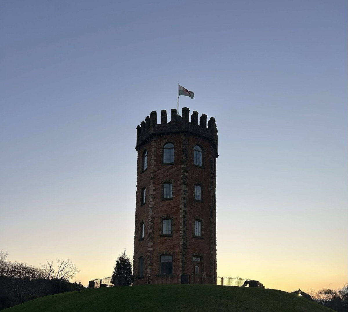 Dramatic Heart of Wales tweet media