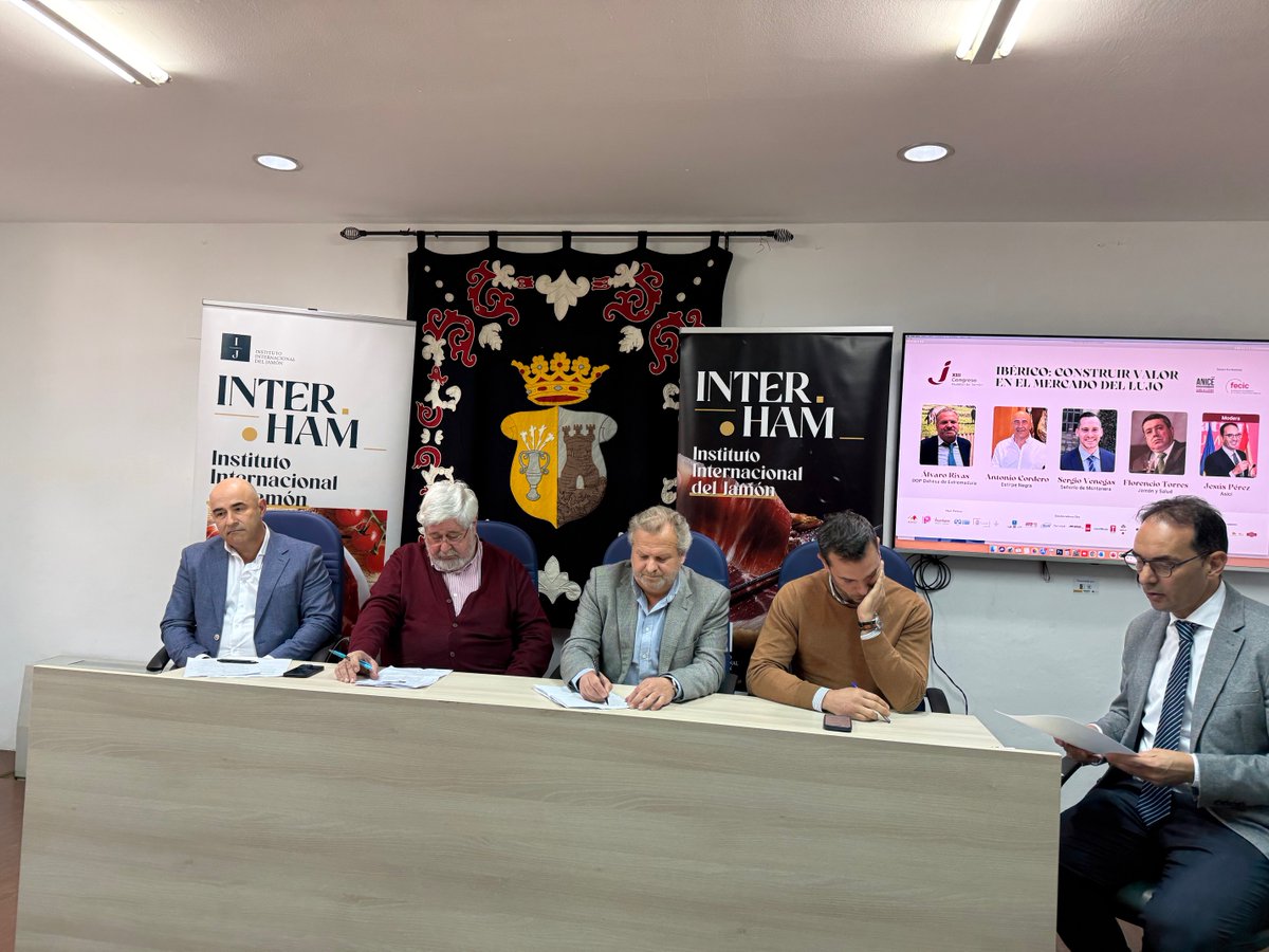 International Ham Institute tweet media