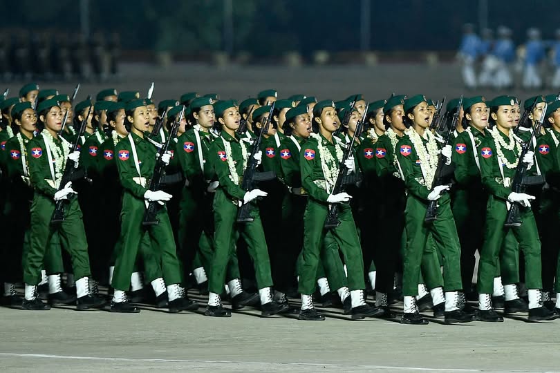 bnionline1's tweet photo. Myanmar junta begins censuses to draft women 18-27 in Mon, Karenni, Shan states – a shocking first! This forced conscription sparks outrage. #Myanmar #WomensRights #Conscription
https://t.co/4hh5TRRQNv https://t.co/sLg422GLT0