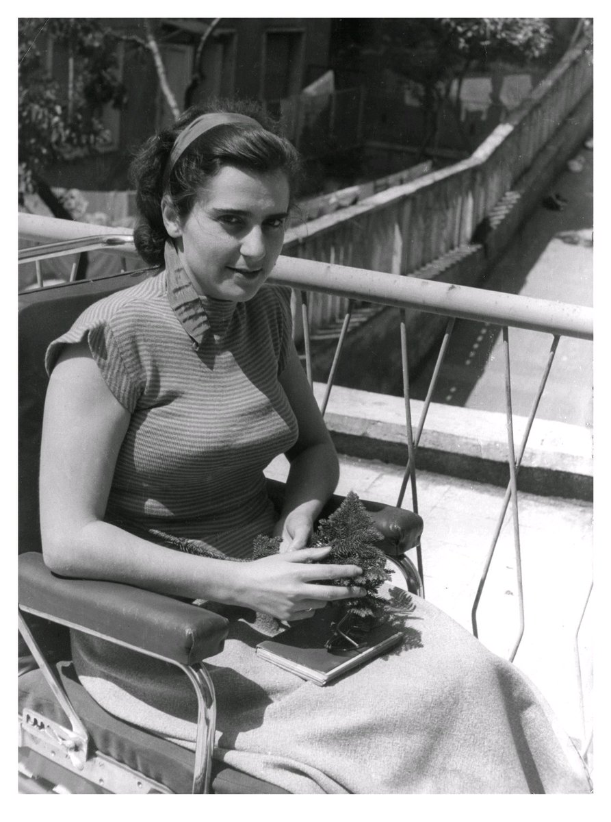 germanshepard8's tweet photo. #6marzo 2001
Muore la scrittrice #LucedEramo, alias Lucette Mangione.
Visse l'orrore dei lager (Dachau), rendendone testimonianza nel romanzo #Deviazione (1979).
Al pari di Primo Levi nella potenza di scrittura.
#storia #letteratura https://t.co/Q17ydWIO4n