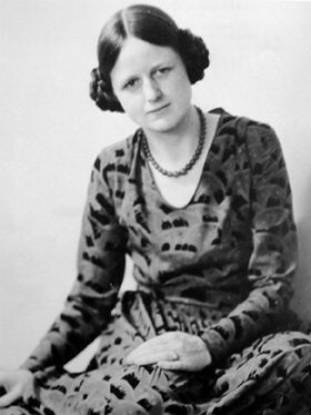 Este 8M comparto un escrito sobre Joan Robinson, economista de la Universidad de Cambridge y una de las voces más relevantes e incómodas de la teoría económica del S.XX.
Espero que os guste. 💜🌹

substack.com/home/post/p-19…