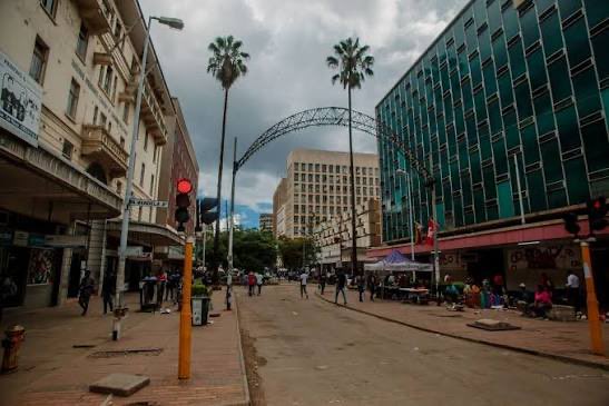CarlJoshuaNcube's tweet photo. When I saw His Worship @JMafume touring First Street on the news I am getting a sense that First Street might get an upgrade. My ibvious thoughts in terms of inspiration wa ms to have the street be designated to restaurants, bars and hotels like Long Street in Cape Town. https://t.co/puX5KrZvaT