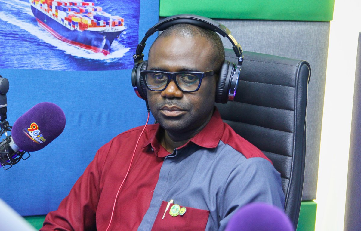lagostraffic961's tweet image. 🗺️ From the classroom to the field!

On THE BENCHMARK, Victor Oteri speaks with experienced surveyors about their journey into the profession and the role surveying plays in national development.

#TheBenchmark #VictorOteri #Surveying #LandSurveyors #BuiltEnvironment