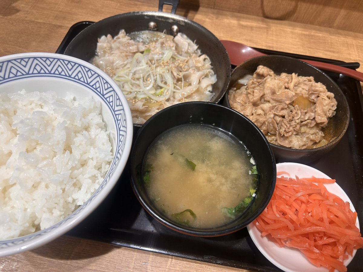 こおり tweet media