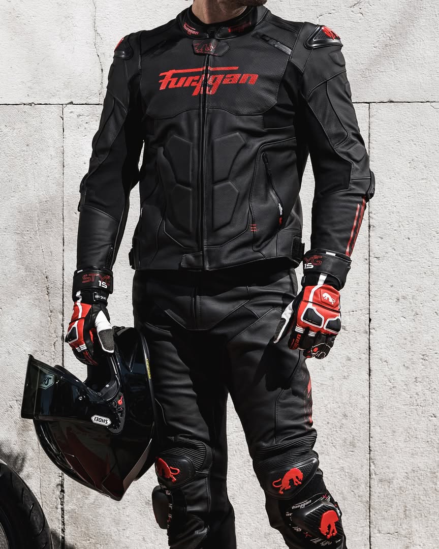 js_accessories's tweet image. The Furygan STYG15 gloves combine tough goatskin leather, race-style protection and airflow from the AFS ventilation system. Pre-shaped for comfort and grip when it matters most. 🏍️

See product link in comments

#Furygan #MotorcycleGear #RideSafe
