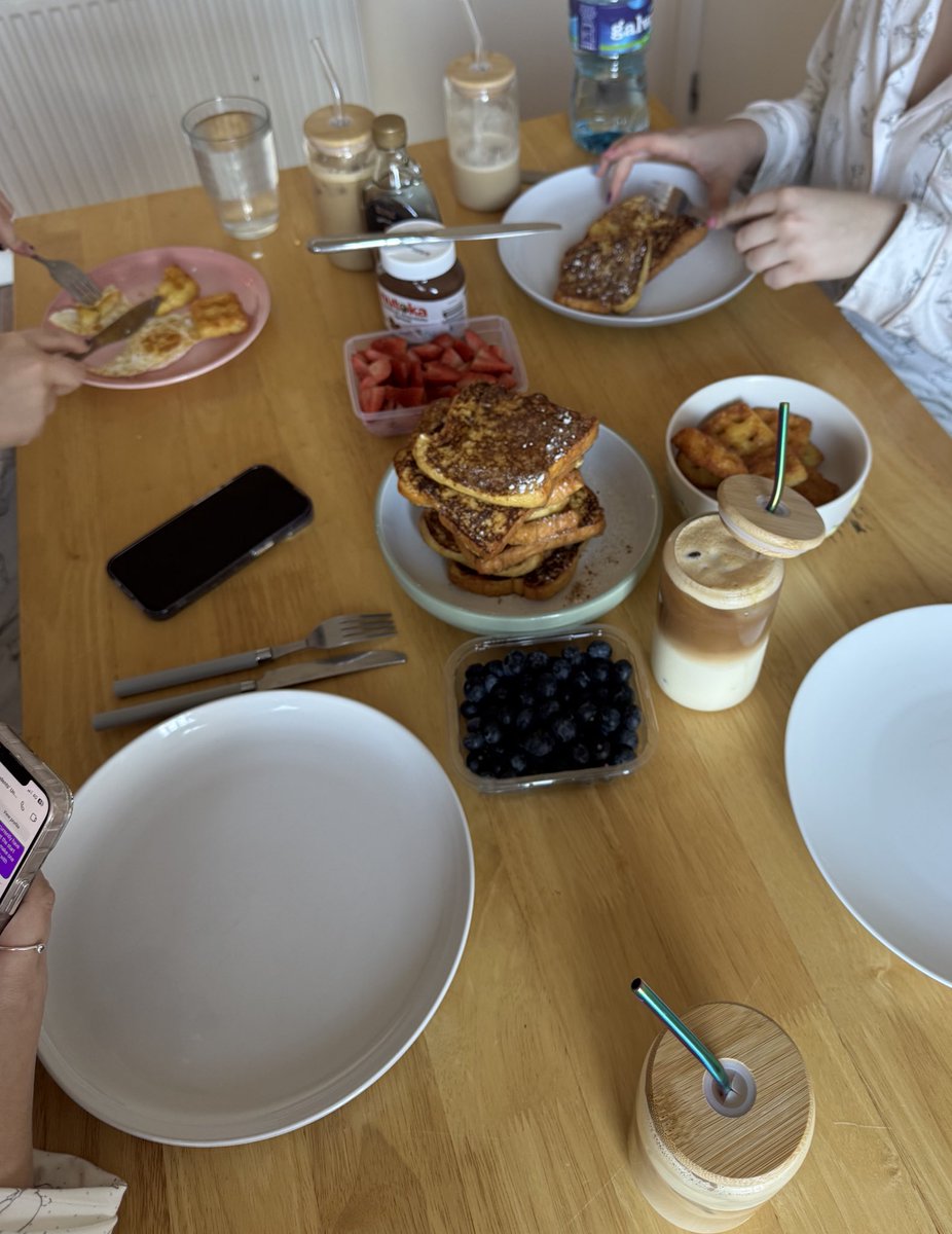 cait ★ KISSCO tweet media