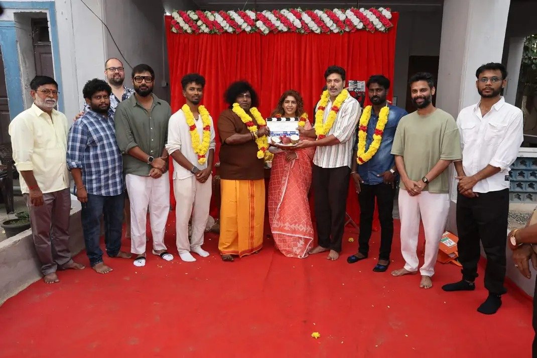 PRO KARTHIK tweet media