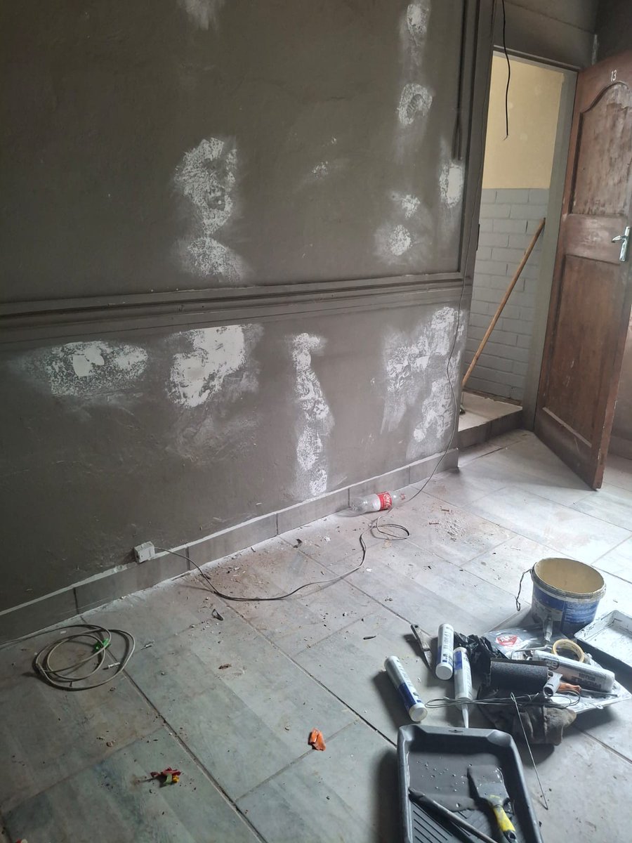 JacobMamaboloSA's tweet photo. While we build new infrastructure, we don't leave maintenence behind. The A-Team conducted a site inspection at Laerskool Generaal Nicolaas Smit in Hercules, Tshwane, to assess progress on the ongoing refurbishment project. #BuildingSmartCities #GrowingGautengTogether https://t.co/9YHTTW9mtf