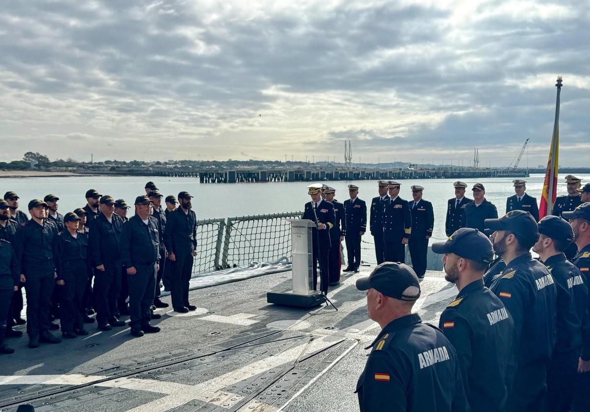 Armada_esp's tweet image. ⚓️🇪🇸¡Misión cumplida! La fragata "Victoria" F-82 ya está en casa.

🧭Tras meses en la #OperaciónAtalanta luchando contra la piratería y protegiendo el tráfico marítimo en el Índico, la dotación llega a #Rota.

¡Bravo por su labor! 

#SomosLaArmada @EUNAVFOR @EMADmde