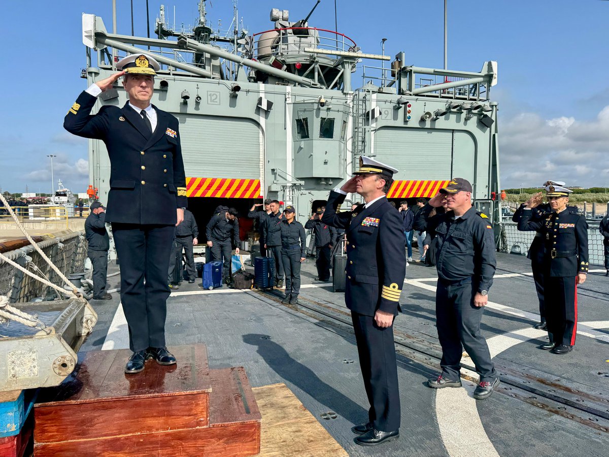 Armada_esp's tweet image. ⚓️🇪🇸¡Misión cumplida! La fragata "Victoria" F-82 ya está en casa.

🧭Tras meses en la #OperaciónAtalanta luchando contra la piratería y protegiendo el tráfico marítimo en el Índico, la dotación llega a #Rota.

¡Bravo por su labor! 

#SomosLaArmada @EUNAVFOR @EMADmde