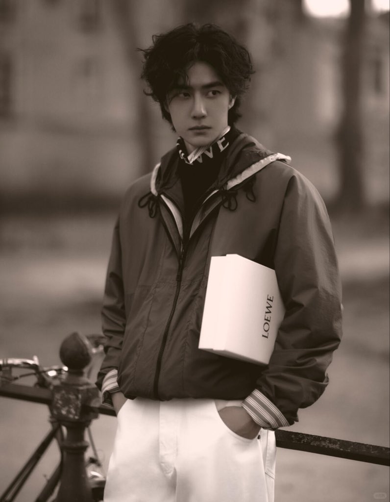 0930sunshine's tweet photo. amazing 💚💚💚

#WangYiboxLOEWE #WangYibo
#LOEWE #LOEWEFW26 #PFW
#ParisFashionWeek
#ParisFashionWeek2026 https://t.co/OPxLKv9i6i