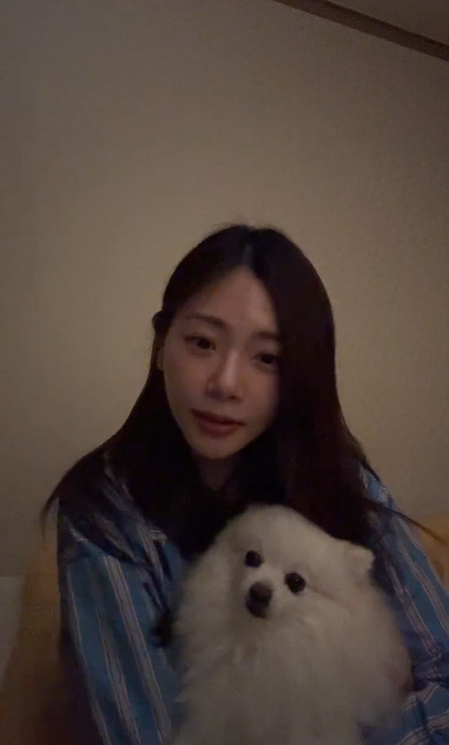 JIU 🐰 wants to start YOUTUBE too!

🐰: Recently I'm thinking about starting Youtube, so I'm studying editing and doing various things. That's so much to do.