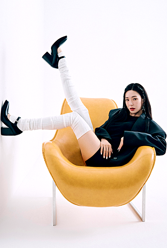Kr_Pics's tweet photo. Tiffany Young ♡ SNSD
// Harper’s Bazaar Korea March 2023 // https://t.co/xlDt3XbMwO