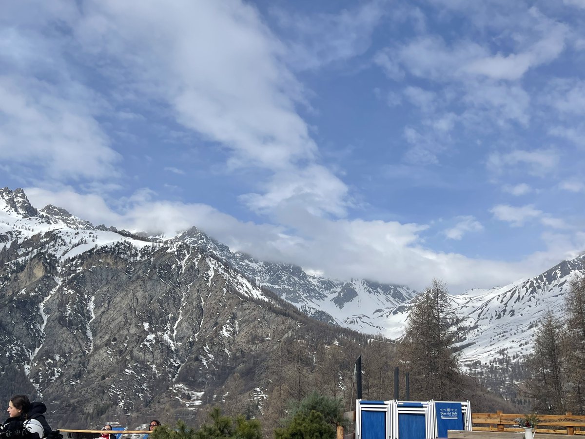 Ianjsmith2's tweet photo. Another great view for a coffee stop ! https://t.co/o6SS3DHJOO