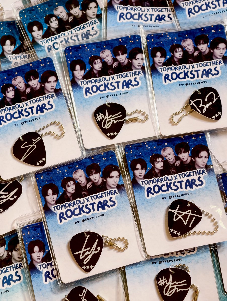 this is everything i’ll be giving out this sunday~ very limited qty so its one per person only so more moas can receive one ꈍ◡ꈍ

if you happen to get one, please reuse the plastic pouch since it’s reusable hihi see you moas! ♡

#DunkinPH_WondersAt553