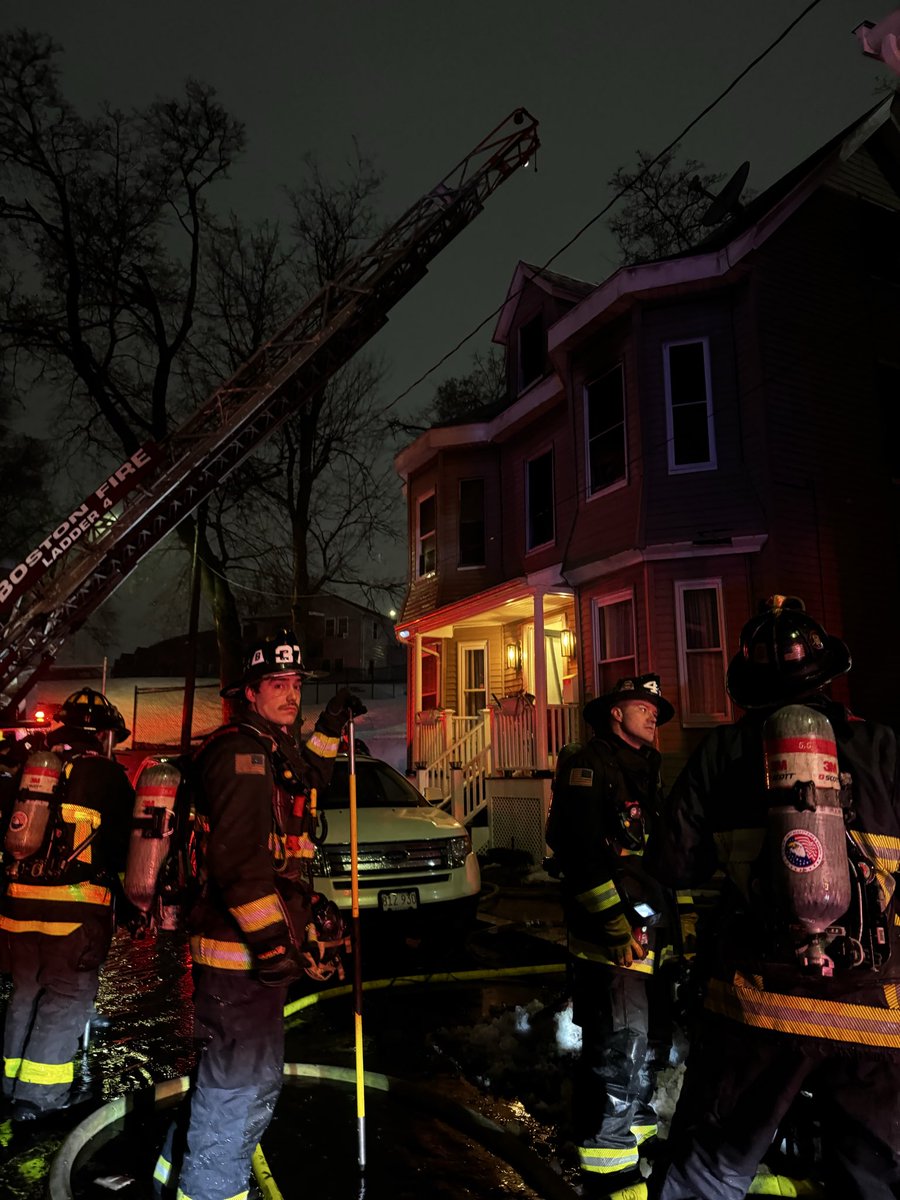 Boston Fire Dept. tweet media