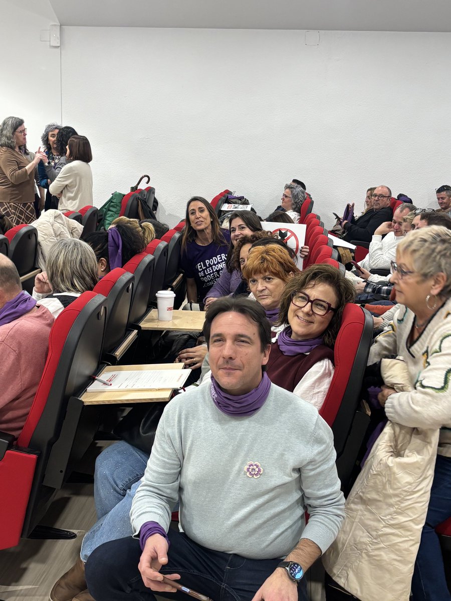 Sanitat_CCOOPV's tweet photo. 🟣Hui celebrem el 8 de març Dia Internacional de les Dones en la seu de @ccoopv a València amb una assemblea commemorativa #8M2026 #PoderQueConstrueix https://t.co/AcEvCYqV8h