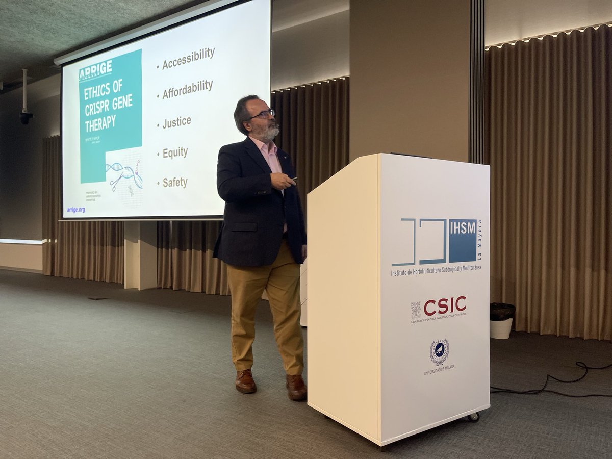 EnriqueViguera's tweet image. Las charlas del investigador @LluisMontoliu nunca te dejan indiferentes. Impresionante revisión de los sistemas de edición genética #CRISPR y #BRIDGE en @IHSM_CSIC_UMA @infouma