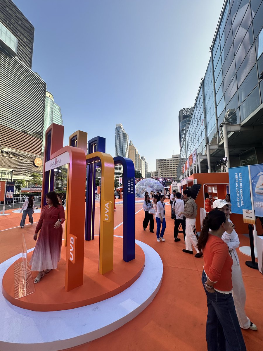 La Roche Posay จัดงาน Sunproof Playground by Anthelios ที่เซนเวิล เปิดตัว Anthelios UVAIR แล้ว!!!! กันแดดเนื้อเบาที่สุดของบ้าน LRP แต่ยังคงประสิทธิภาพการกันแดดแบบแน่น ๆ ไว้ใจเชื่อถือได้ตามมาตรฐานบ้าน LRP บอกเลยว่าชีจะมาทวงทุกอย่างของชีคืน!!! ⛱️☀️ 

ส่วนใครกังวลจุดด่างดำ ฝ้า กระ