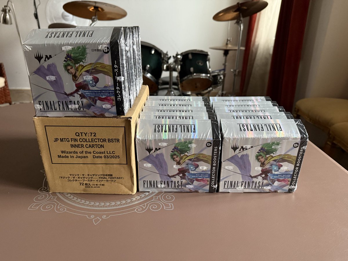 Ayy it’s one helluva mail day today, my unhinged order just arrived!

Gonna Rip 1 box next week and the rest will depend on what I opened. Fingers crossed for any neon chocobos other than pink because I already got one. 🤞

#MTG #TCG