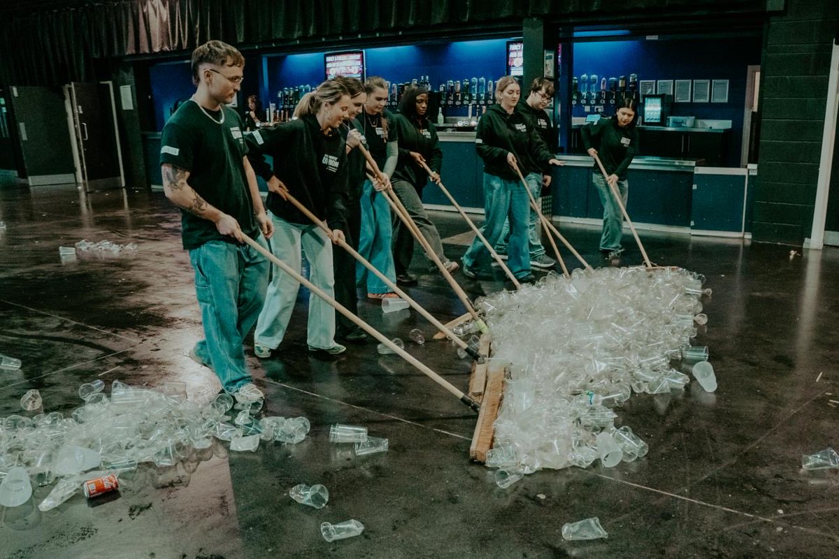 Chris DeMakes tweet media