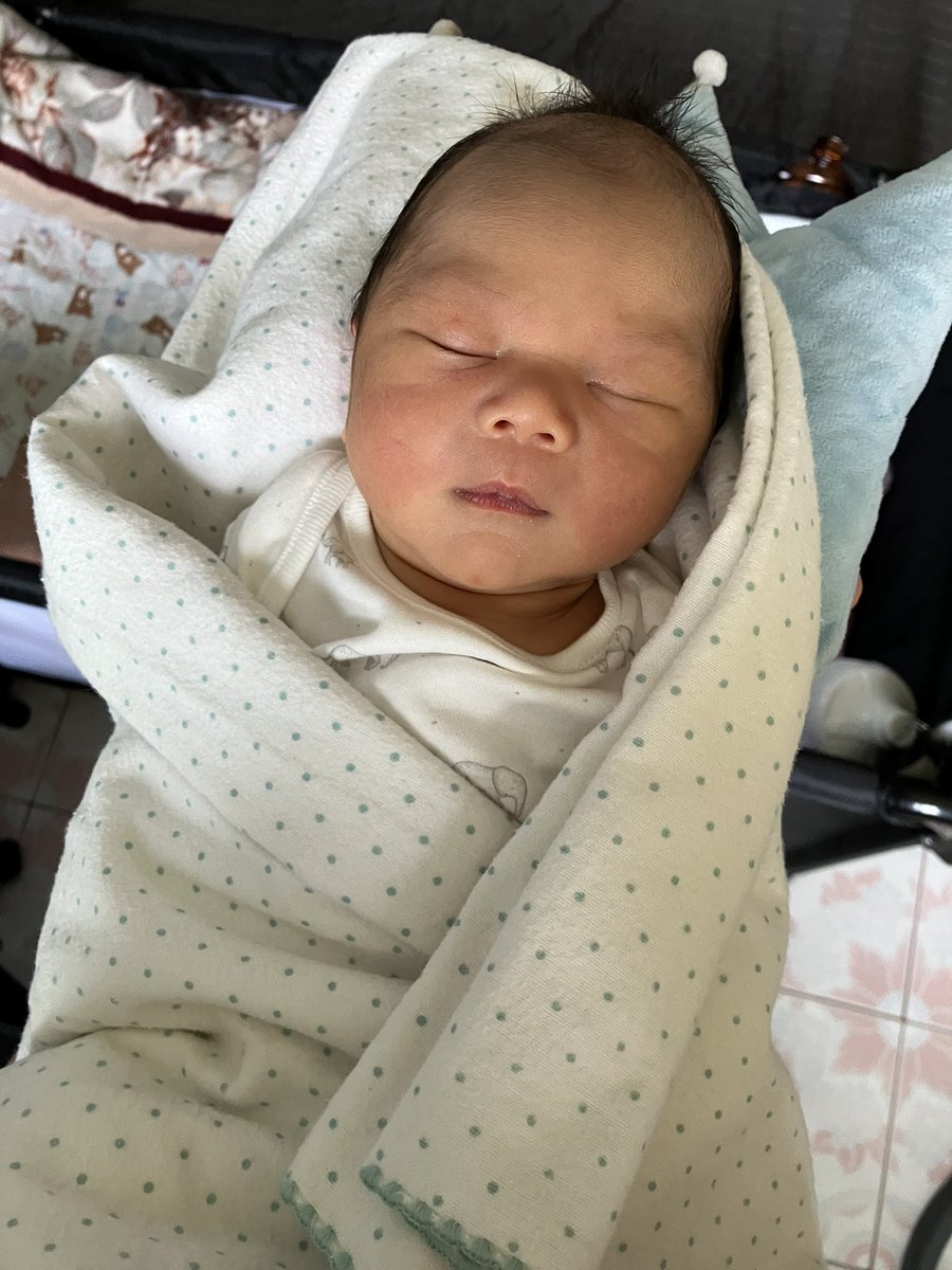 Kuya_Kaz's tweet photo. フィリピン移住6年、少し前になりますが第2子となる男の子が無事に誕生！母子ともに健康です🙏
長女の時から願っていた息子とのキャッチボール…夢が膨らみます。命懸けで産んでくれた最強（最恐）の相棒の妻には感謝しかありません。本当にありがとう！
感動の瞬間はこちら👇
https://t.co/h3Qf7Dy0cP https://t.co/ggaNK5XaJW