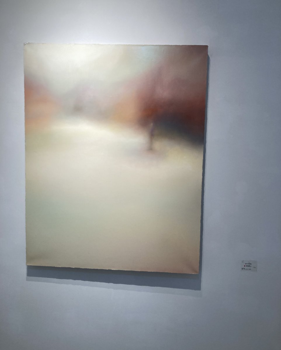 REIJINSHA GALLERY
水橋日和個展『us』

淡く柔らかく心地良い乳白色や空色。
ぱっと見何が描いてあるか分かりませんでしたが、タイトルを見れば「あぁ確かに」と思えて、改めて見るのもまた楽しい。

『あなたの中の私』は特に素晴らしくて見入ってしまった。