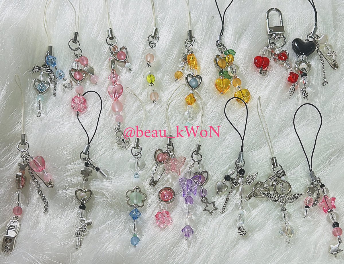 SEVENTEEN WORLD TOUR [NEW_] ENCORE IN INCHEON

세븐틴 뉴 앙콘 인천 나눔 공지

☀️일시 - 4월 4 ~ 5일 [ 양일 ]

🎆품목 - 캐럿봉 리본, 비즈 키링
💝리본 - 17개 [ 랜덤 ]
💐키링 - 17개 [ 랜덤 ]

🎆인증 - #RT + FOLLOW

🎆착장 및 장소 - 당일 타래에 공지

💌맞나눔 - DM [ 정확한 품목 작성 ]