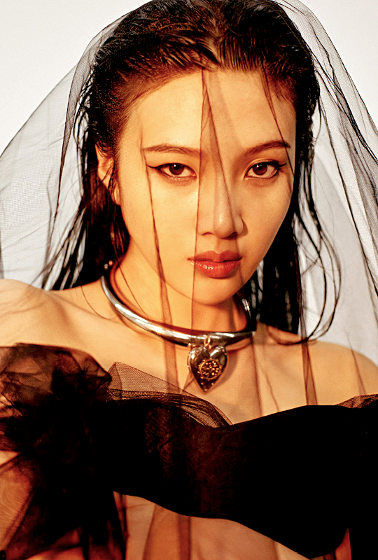 Kr_Pics's tweet photo. Joy ♡ Red Velvet
// Allure Magazine Korea December 2020 // https://t.co/UvSrY5FVRj