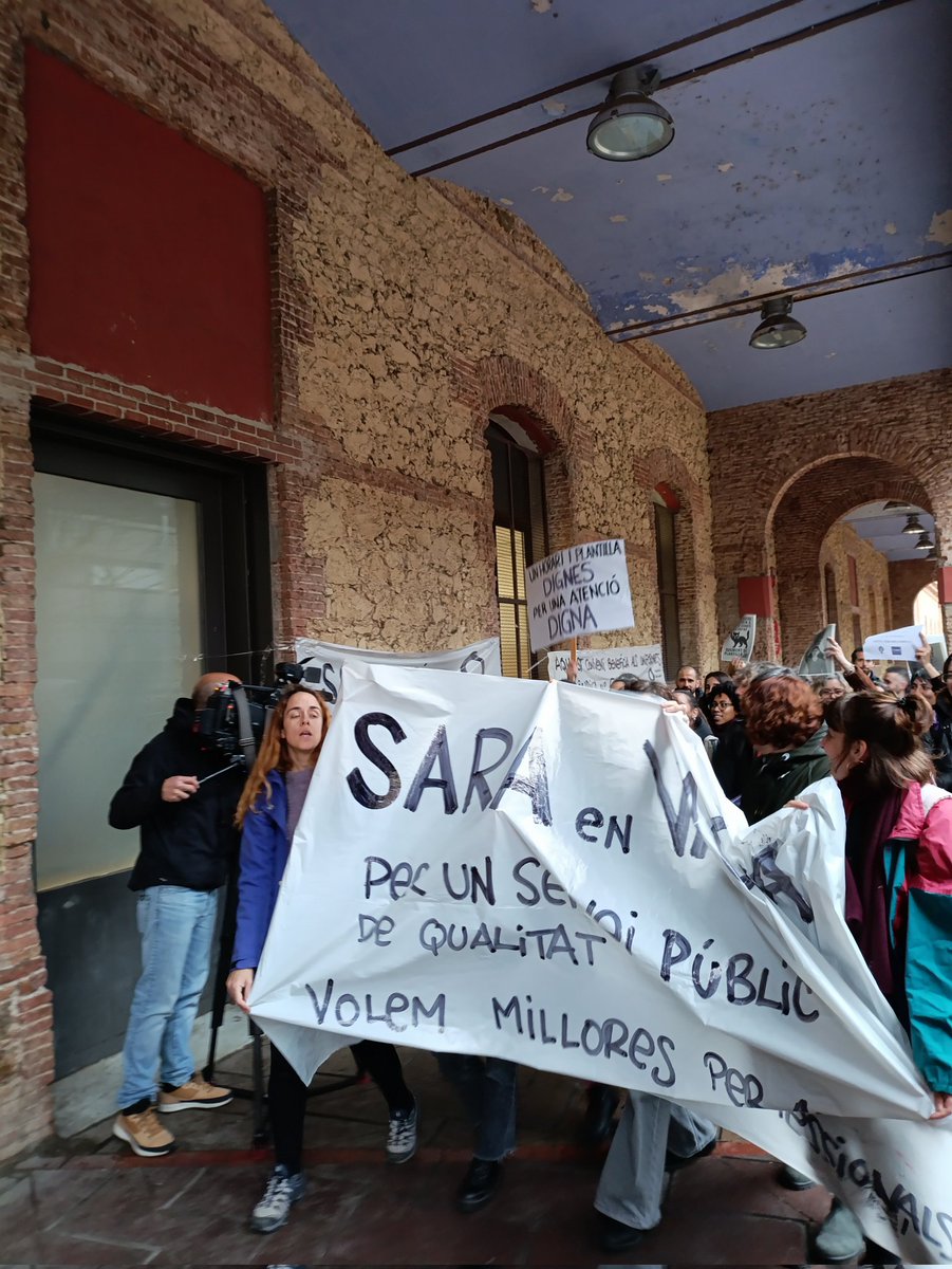 sapbcgt's tweet image. ♀️Avui és el torn de l'@AssembleaSara. #6M, vaga per un servei públic de qualitat i contra la hipocresia del govern del @pscbarcelona, que aprofita el #8M per fer postureig institucional.
#VagaAjBCN